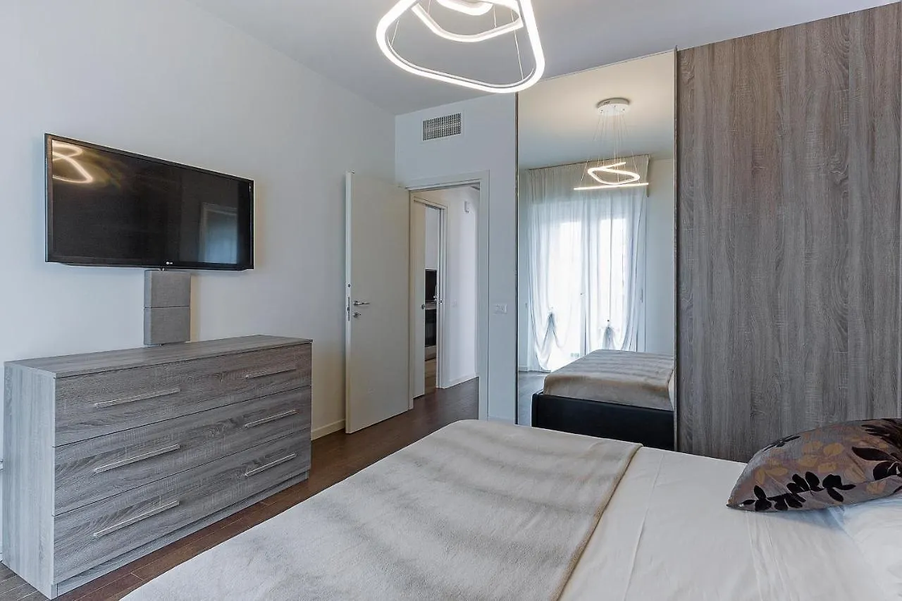 Crima Leda Luxury Appartement Misano Adriatico Italië